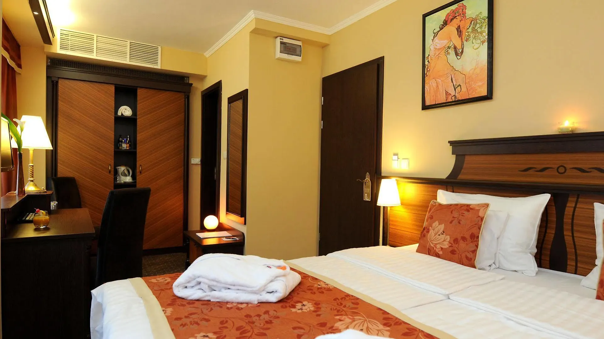 Residence Baron Budapest 4*,