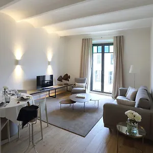 apartaments-placa-del-vi.catalonia-hotels.com/
